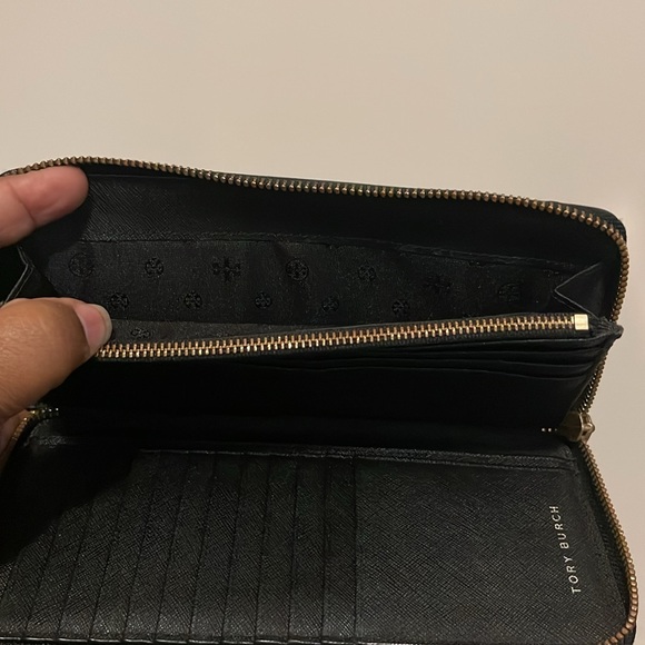 Tory Burch Long Zip Wallet - Picture 17 of 17
